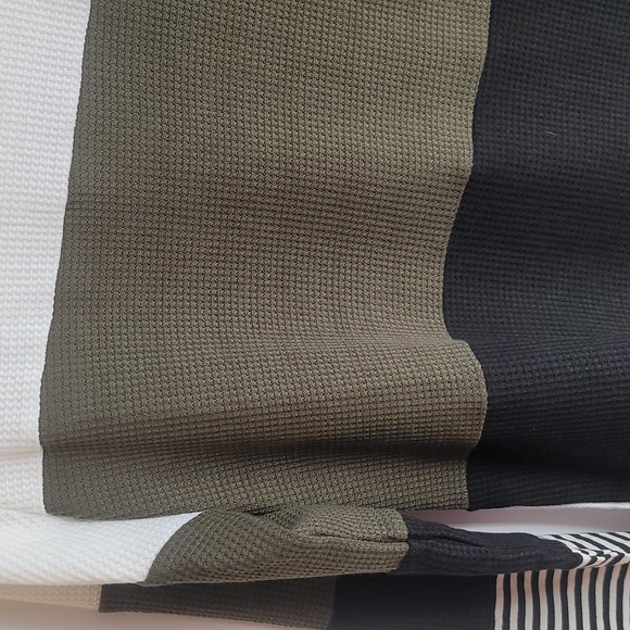 NWOT Colorblock Mixed Print Thermal Top Women's Size Large - Picture 3 of 8